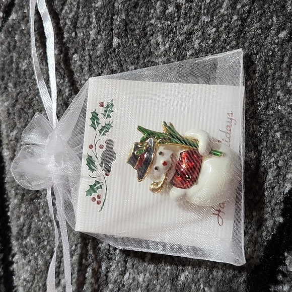 VINTAGE 1999 CHRISTMAS WINTER SNOWMAN HAT PIPE ENAMELED PIN BROOCH COLLE… - Picture 7 of 9